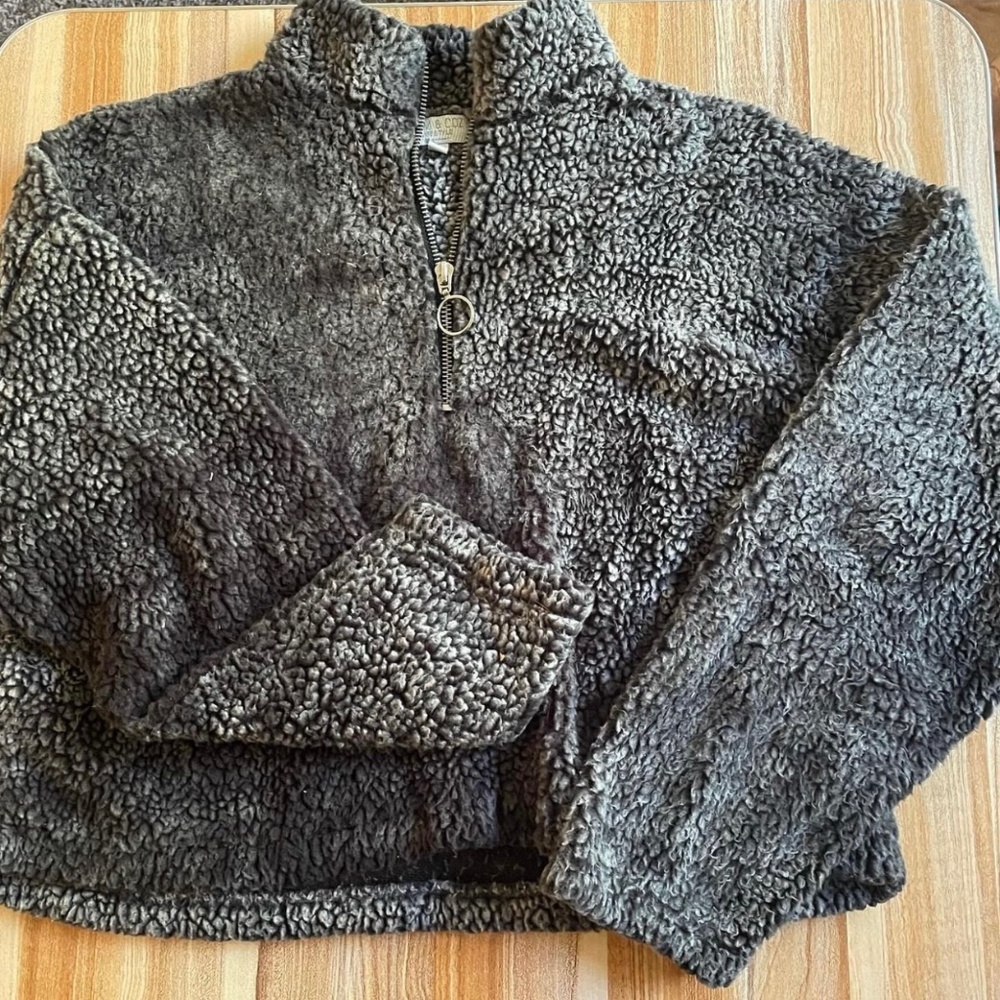 Fleece cropped seeater